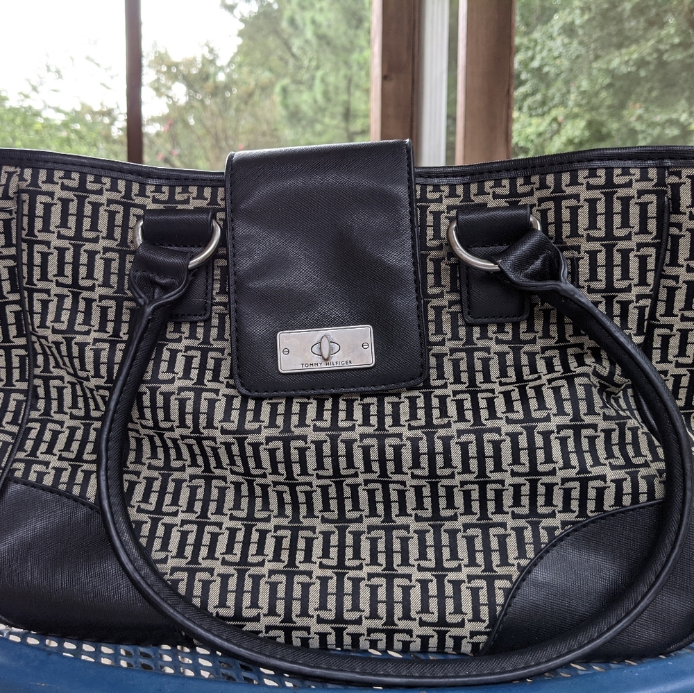 Tommy Hilfiger bag